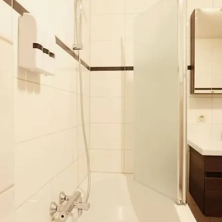 Tienne D'anvers Apartament